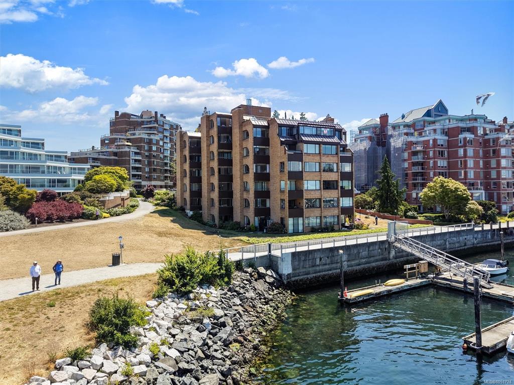 Fourth View of 640 Montreal St, Victoria, BC, V8V 1Z8