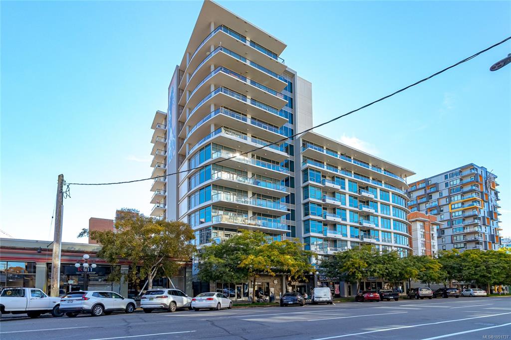 Third View of 845 Yates St, The Wave, Victoria, BC, V8W 4A3