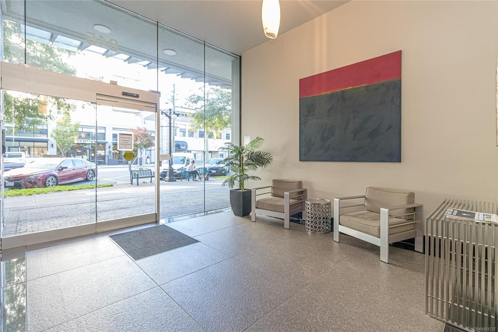 Fourth View of 845 Yates St, The Wave, Victoria, BC, V8W 4A3