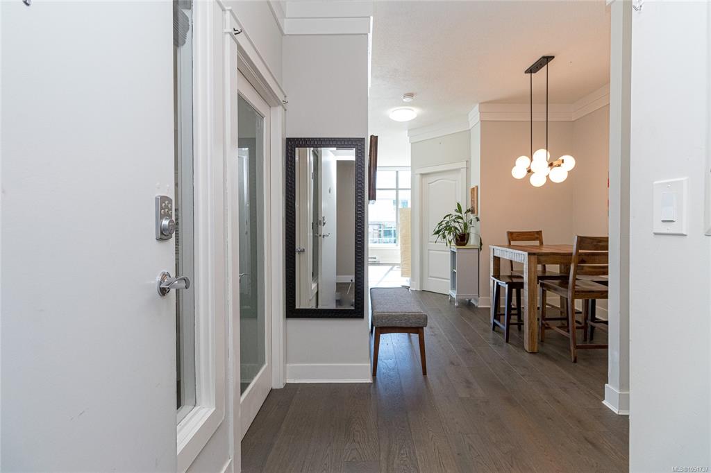 Fifth View of 845 Yates St, The Wave, Victoria, BC, V8W 4A3