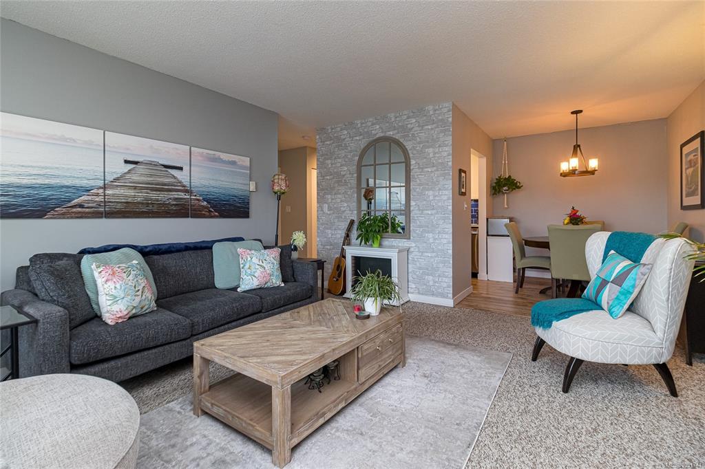 Fourth View of 2757 Quadra St, Victoria, BC, V8T 4E5