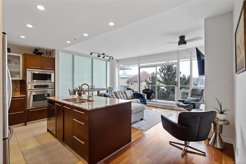 Fifth View of 68 Songhees Rd, Shutters, Victoria, BC, V9A 0A3