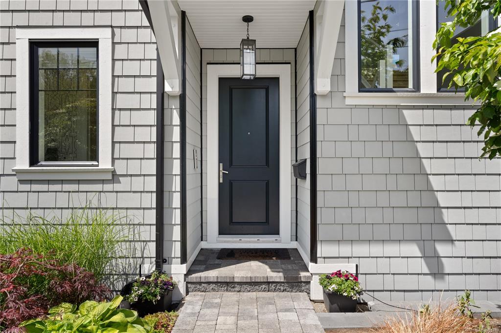 Fifth View of 196 Olive St, Victoria, BC, V8S 3H3