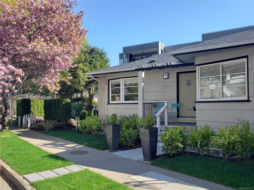 Third View of 1217 Fairfield Rd, Victoria, BC, V8V 3B3