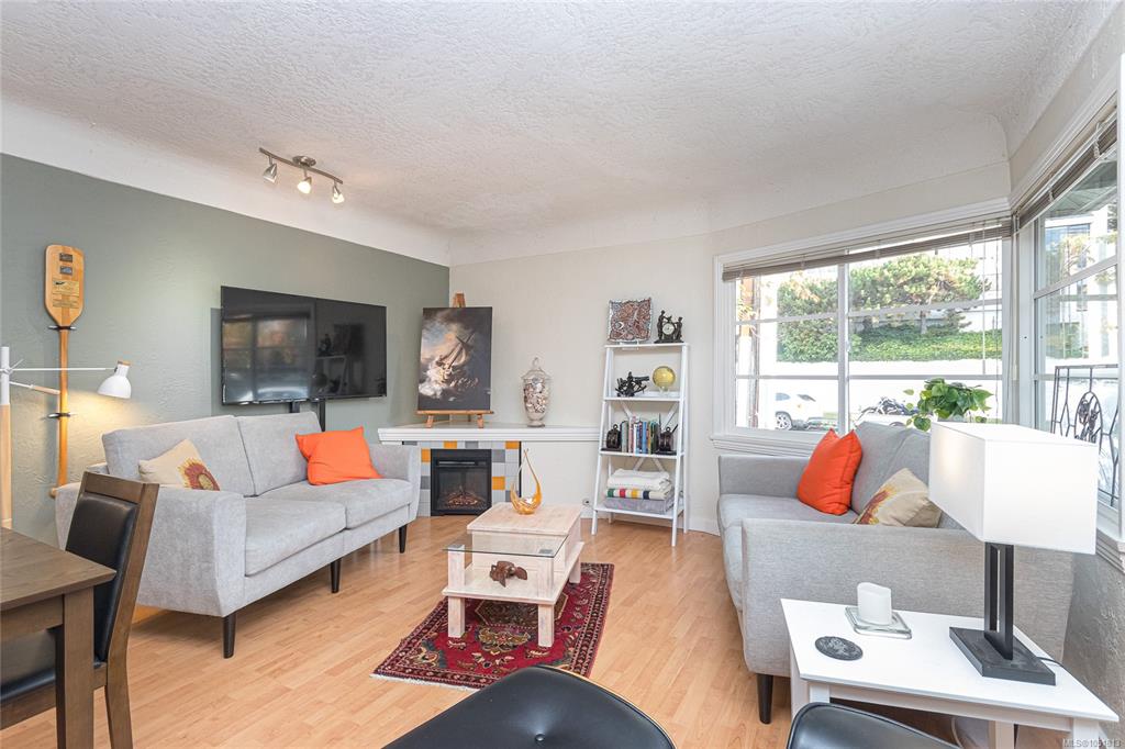 Fifth View of 1217 Fairfield Rd, Victoria, BC, V8V 3B3