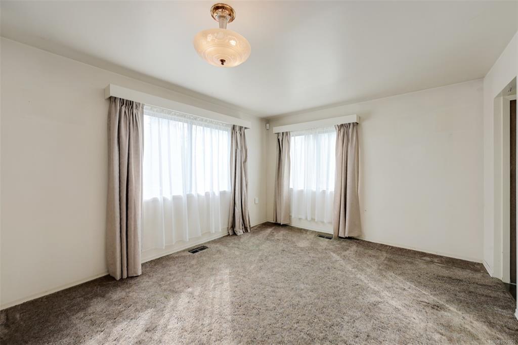 Fourth View of 948 Dunsmuir Rd, Esquimalt, BC, V9A 5C3