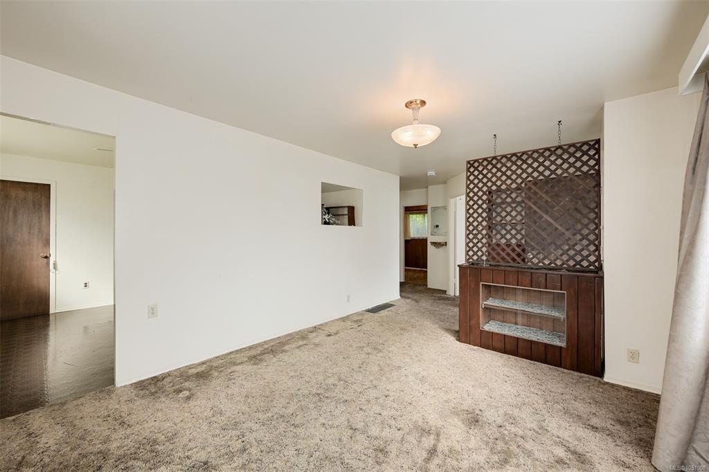 Fifth View of 948 Dunsmuir Rd, Esquimalt, BC, V9A 5C3