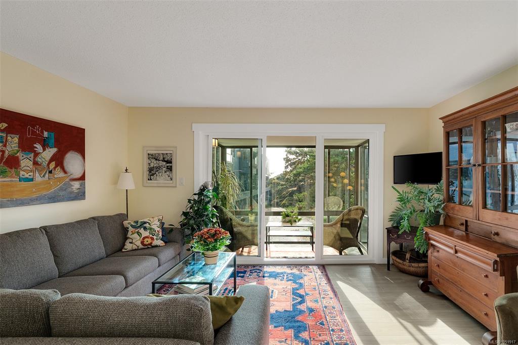 Third View of 1433 Faircliff Lane, Faircliff Manor, Victoria, BC, V8S 3J6