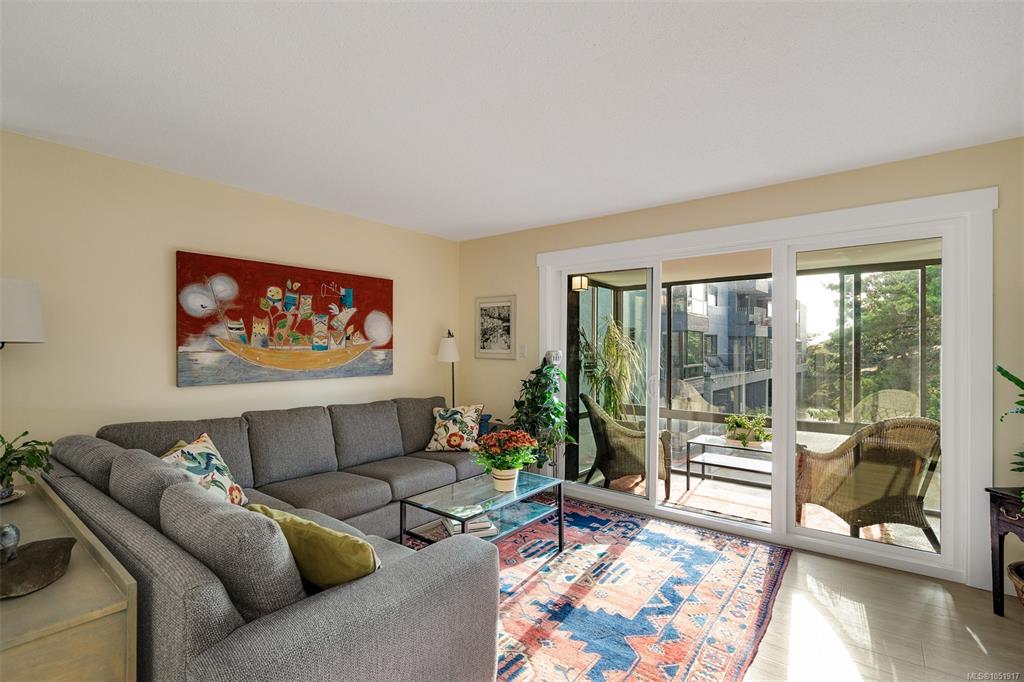 Fourth View of 1433 Faircliff Lane, Faircliff Manor, Victoria, BC, V8S 3J6