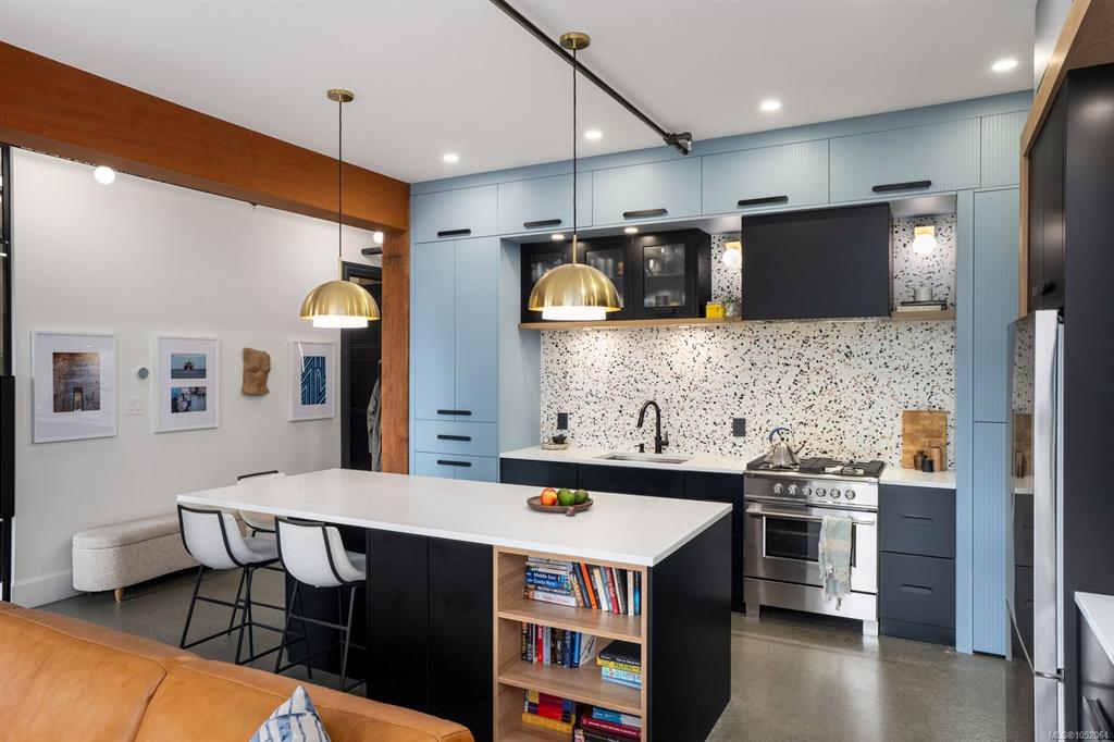 Fourth View of 455 Sitkum Rd, The Edge, Victoria, BC, V9A 7N9
