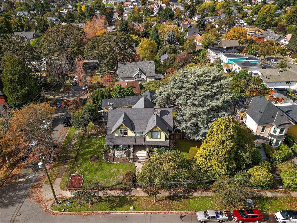 Fifth View of 1900 Belmont Ave, Victoria, BC, V9R 3Z4