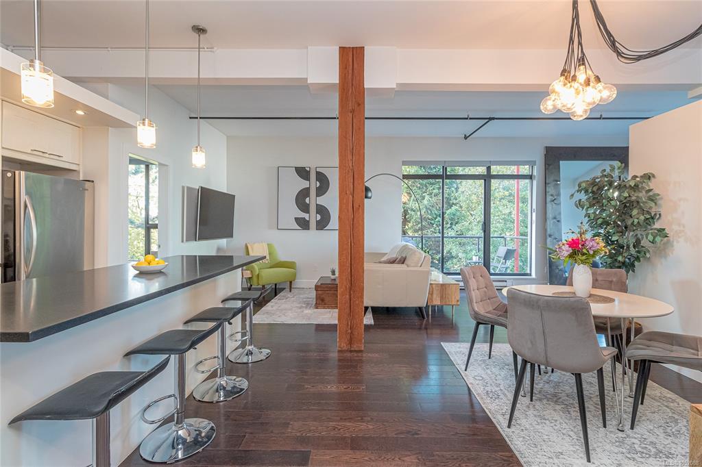 455 Sitkum Rd, 1052088, BC,
