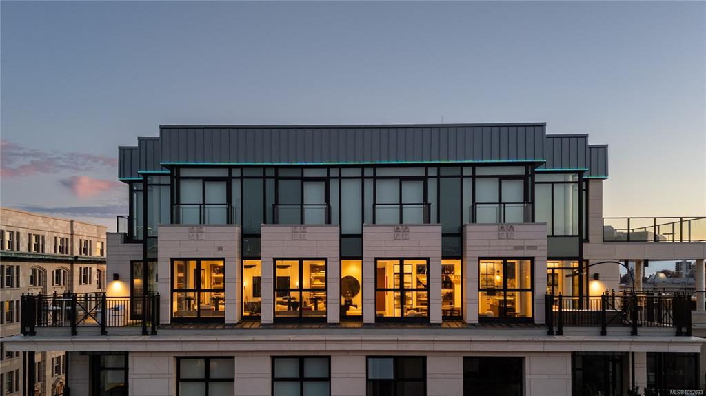 888 Government St, 1052093, BC,