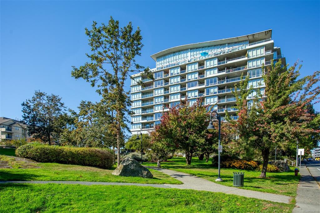 Third View of 160 Wilson St, Victoria, BC, V9A 7P9