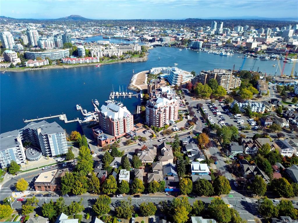 Third View of 106 Superior St, Victoria, BC, V8V 1T1
