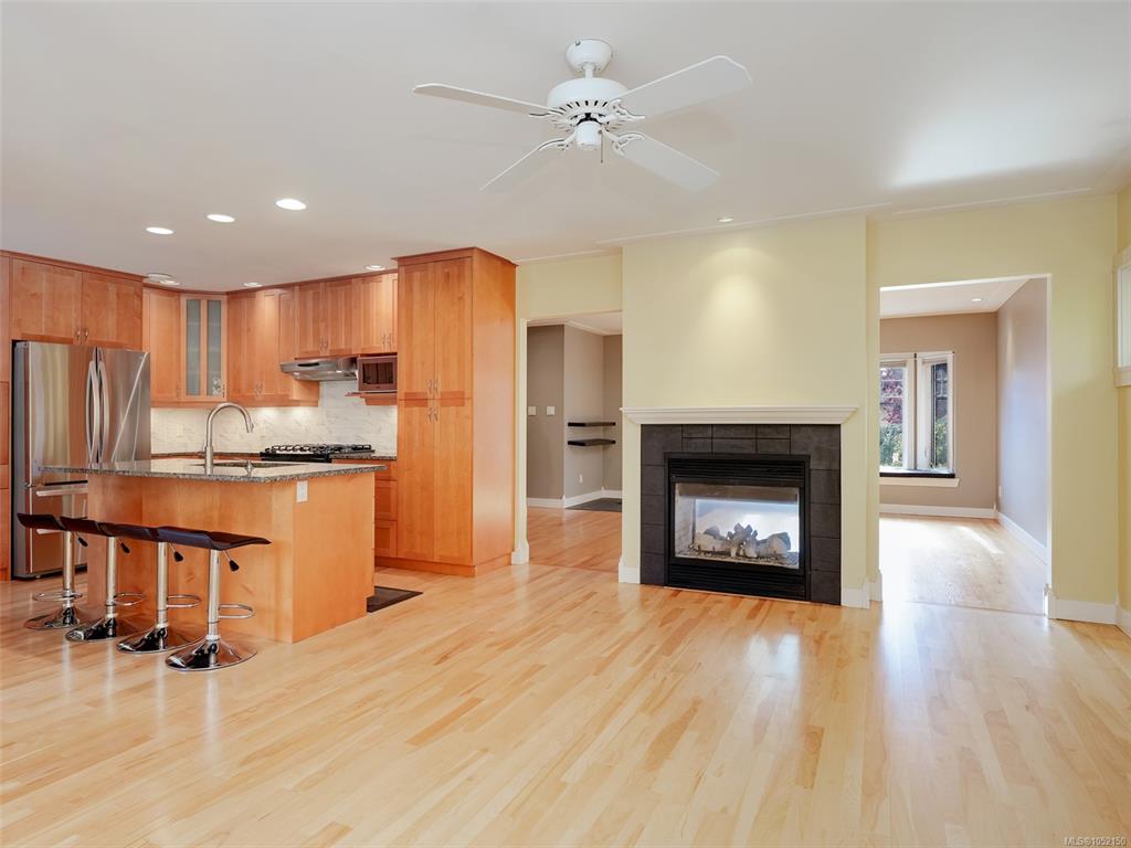 Fourth View of 1158 Hadfield Ave, Esquimalt, BC, V9A 5N7