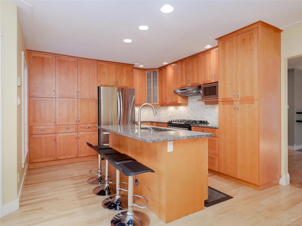 Fifth View of 1158 Hadfield Ave, Esquimalt, BC, V9A 5N7