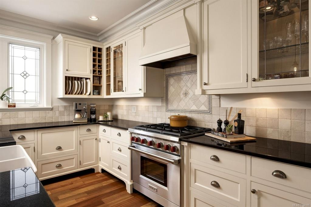 Fifth View of 1046 Davie St, Victoria, BC, V8S 4E3