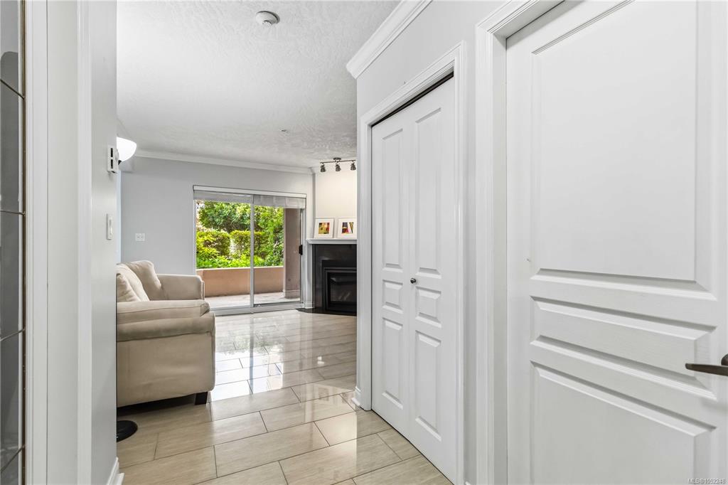 Fifth View of 405 Quebec St, Victoria, BC, V8V 4Z2