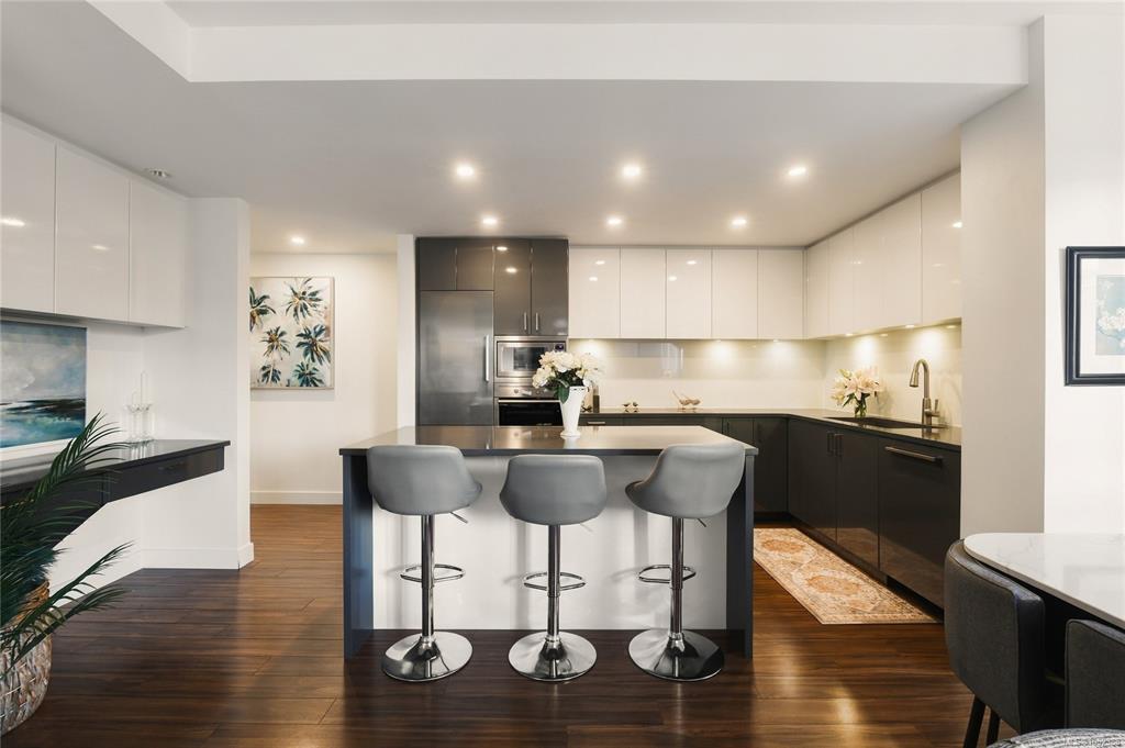 838 Broughton St, 1052388, BC,
