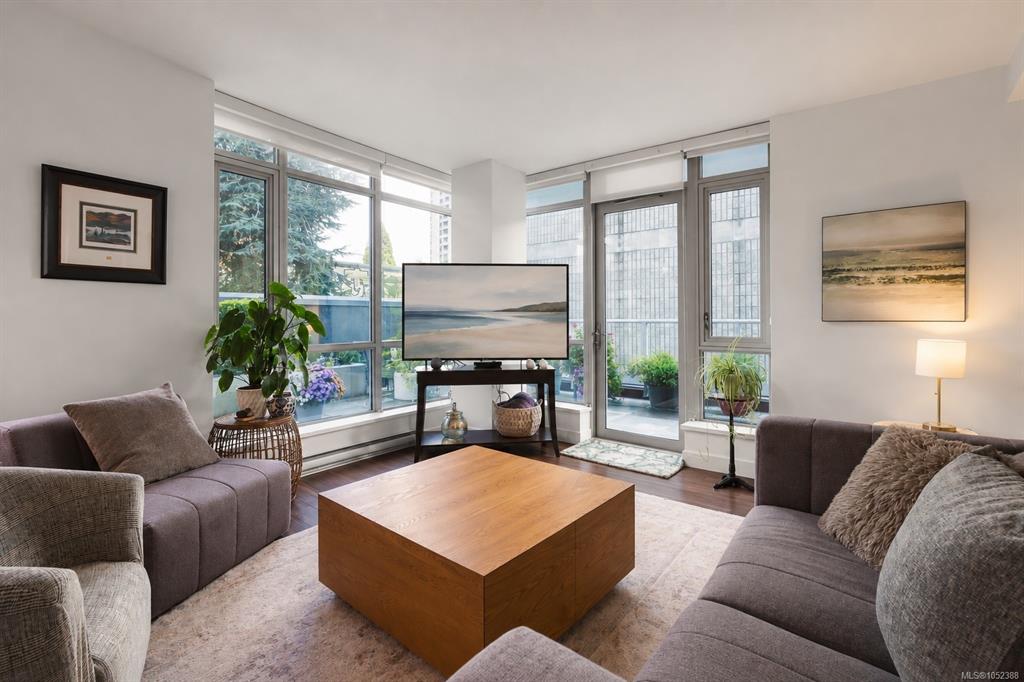 Fourth View of 838 Broughton St, Escher, Victoria, BC, V8W 1E4