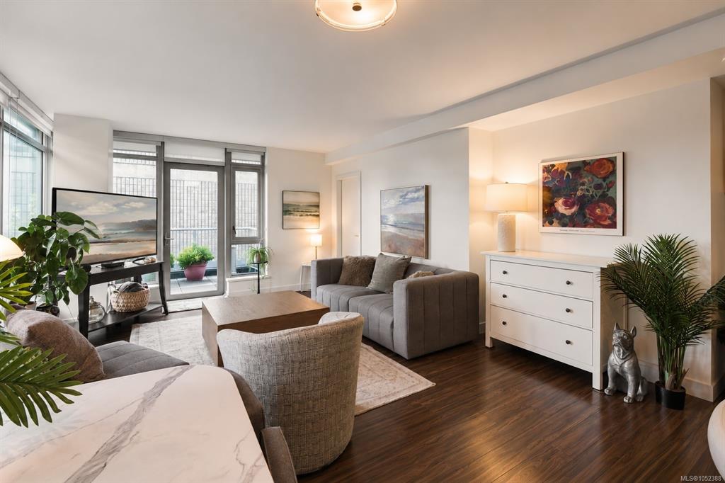 Fifth View of 838 Broughton St, Escher, Victoria, BC, V8W 1E4