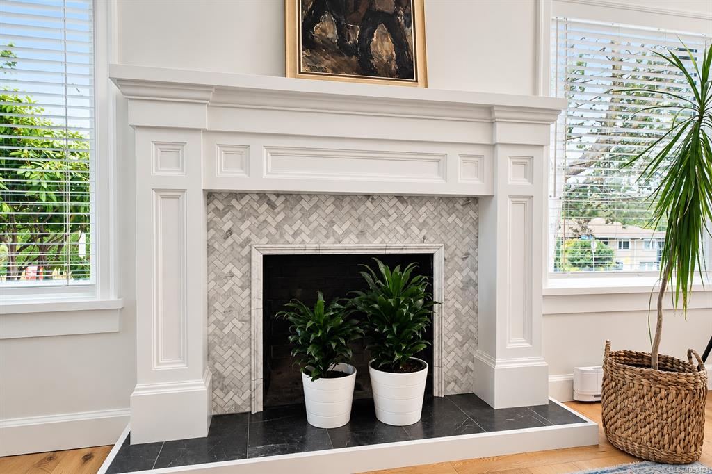 Fifth View of 901 Foul Bay Rd, Victoria, BC, V8S 4H9