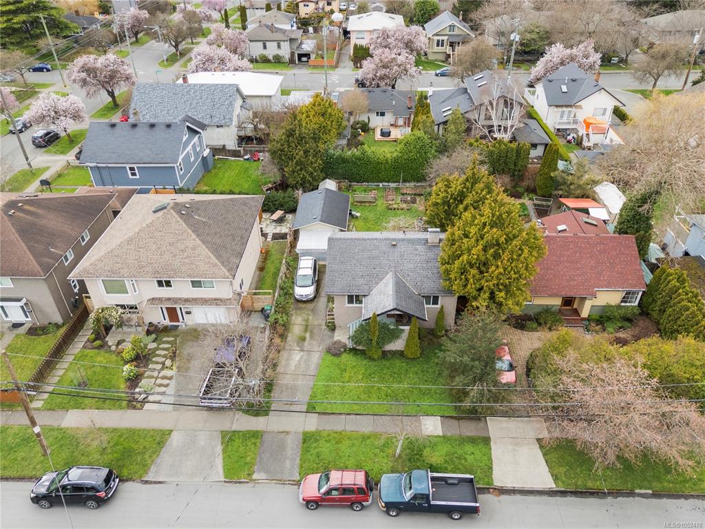 Third View of 2614 Scott St, Victoria, BC, V8R 4H9