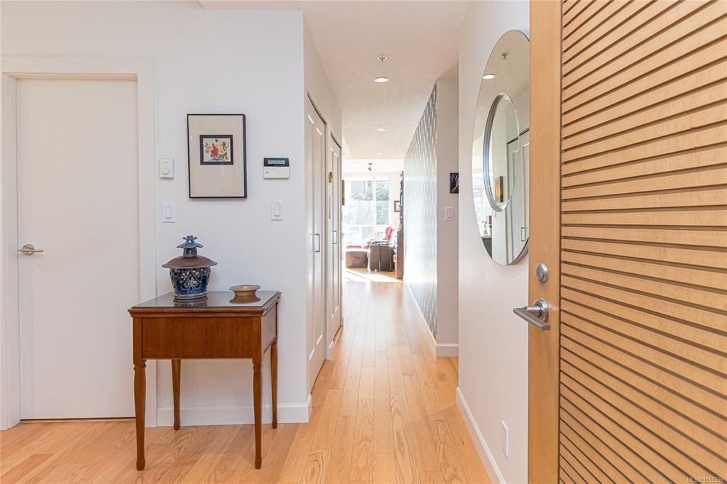 Fifth View of 68 Songhees Rd, Shutters, Victoria, BC, V9A 0A3