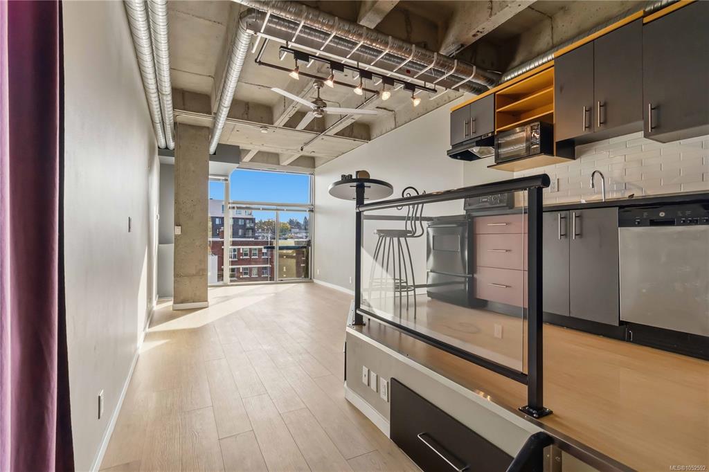 Fifth View of 1061 Fort St, The Mosaic, Victoria, BC, V8V 5A1