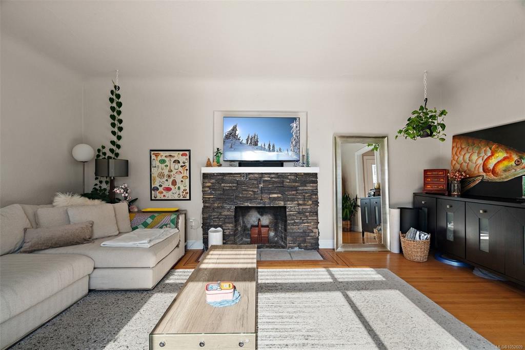 Fourth View of 1230 Hillside Ave, Victoria, BC, V8X 2B2