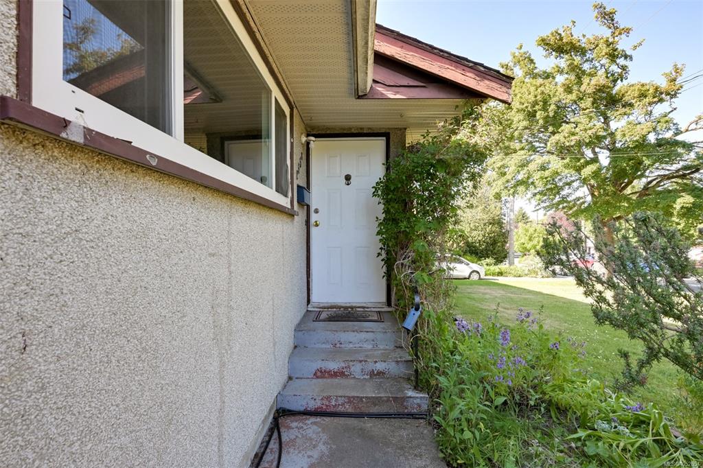 Fourth View of 2550 2552 Belmont Ave, Victoria, BC, V8R 4A4