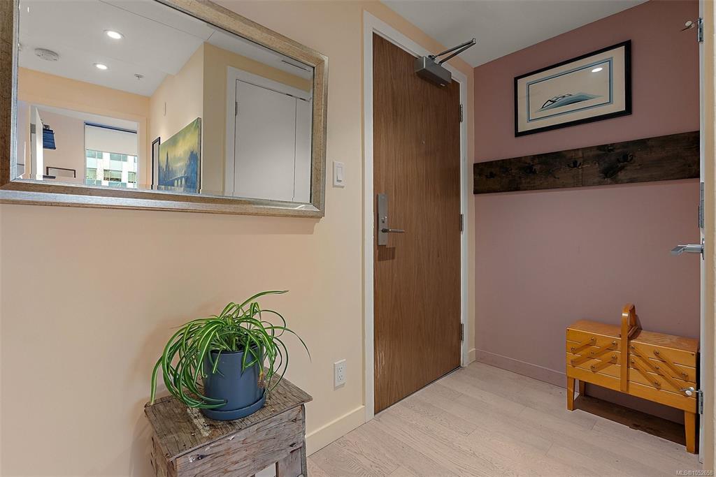 Fourth View of 530 Michigan St, Capital Park, Victoria, BC, V8V 0G2