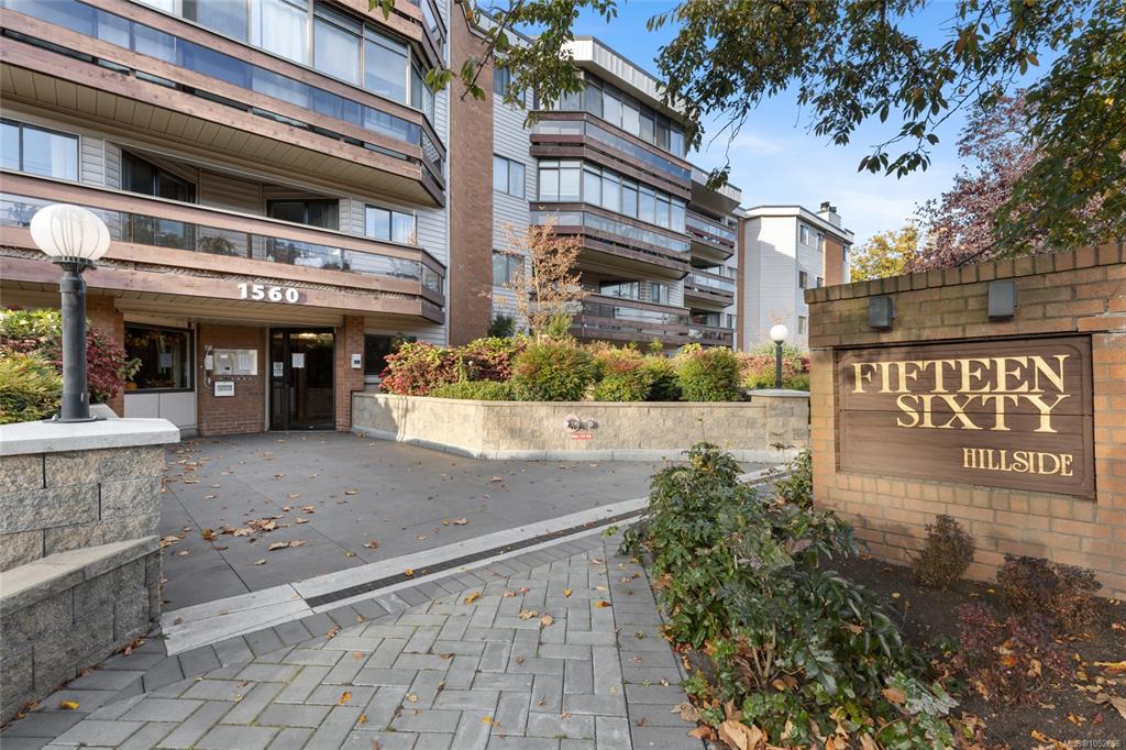 Third View of 1560 Hillside Ave, Victoria, BC, V8T 5B8