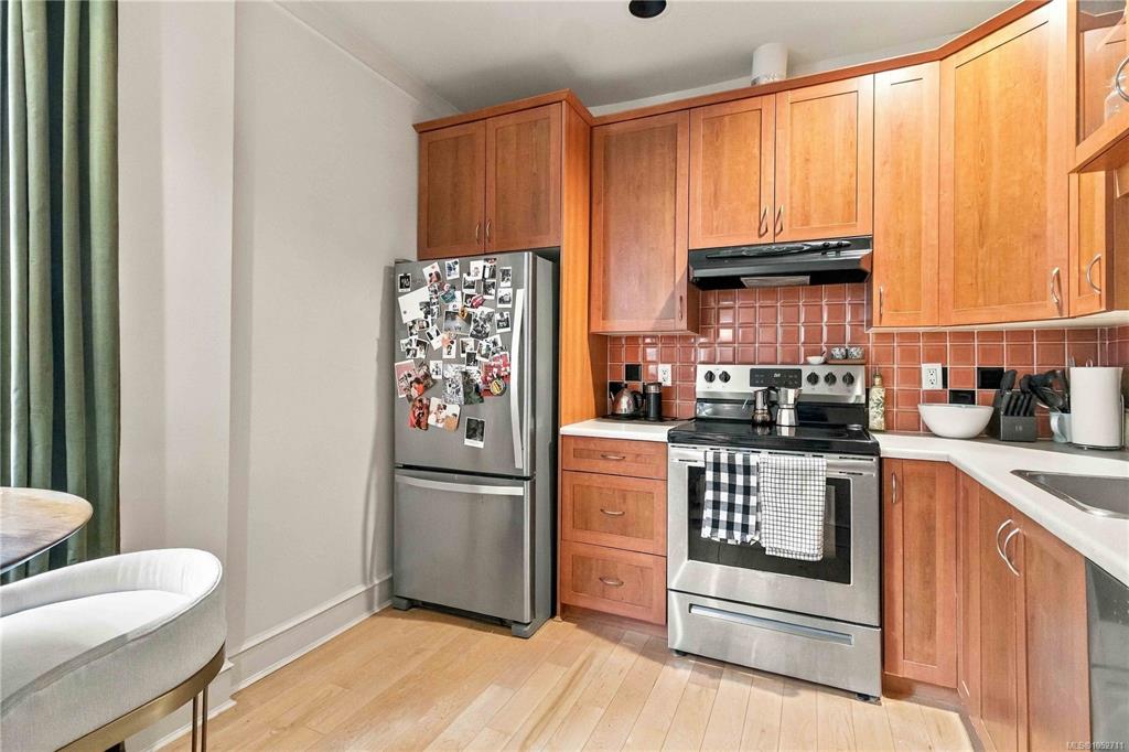 Fifth View of 1421 Richardson St, Victoria, BC, V8S 1R1