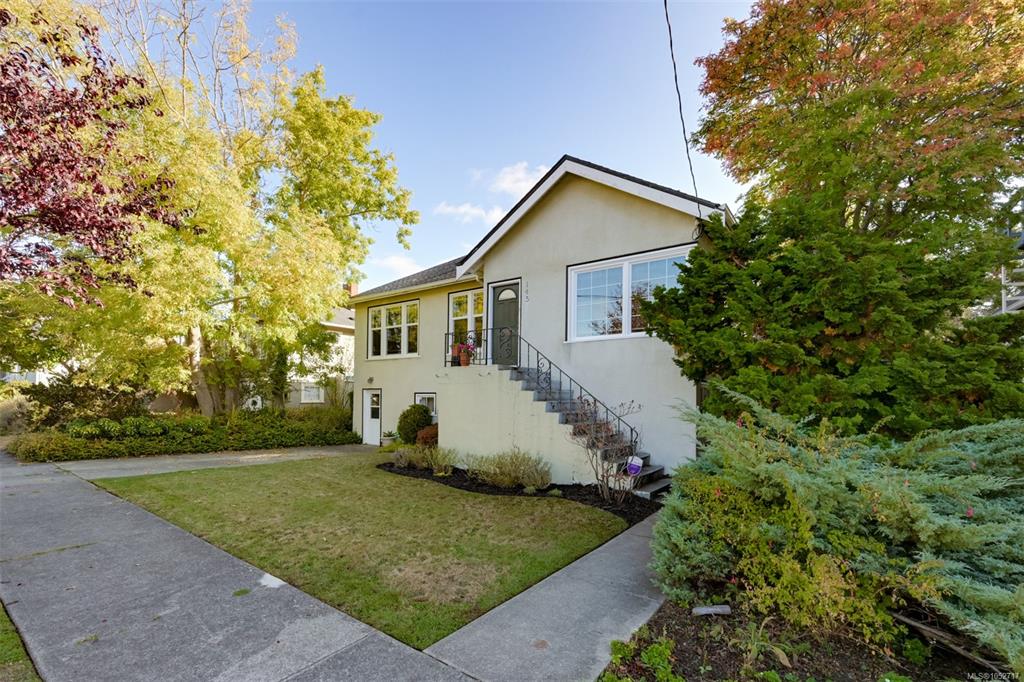 Second View of 145 Beechwood Ave, Victoria, BC, V8S 3W4