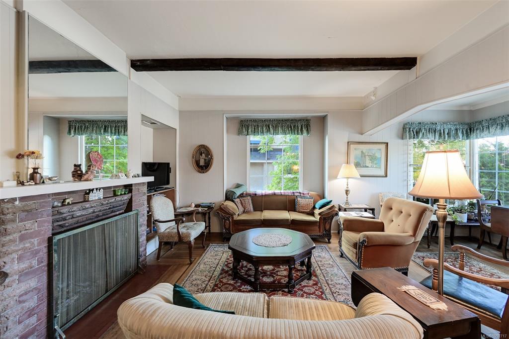 Fourth View of 145 Beechwood Ave, Victoria, BC, V8S 3W4