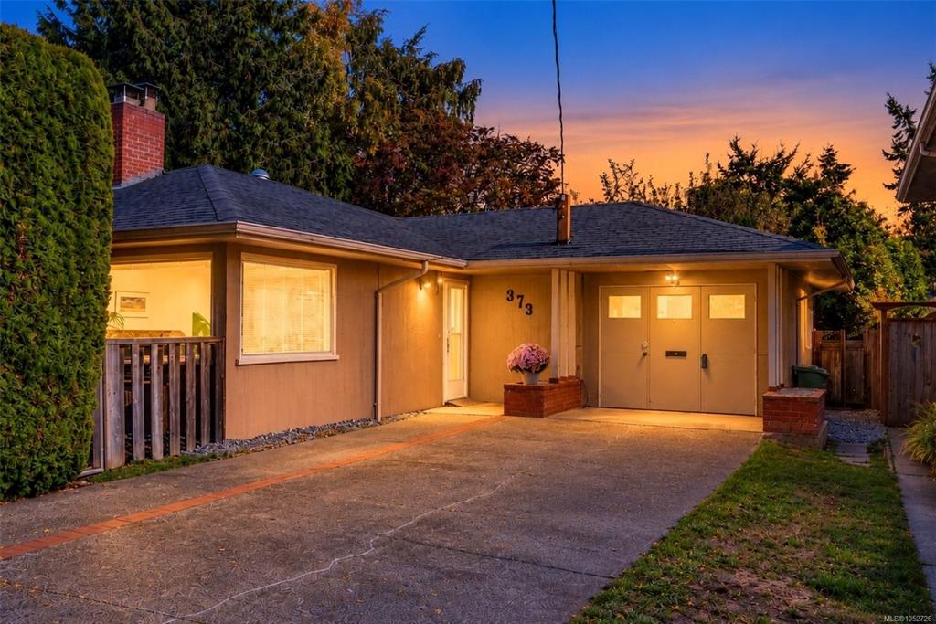 Second View of 373 Richmond Ave, Victoria, BC, V8S 3Y2