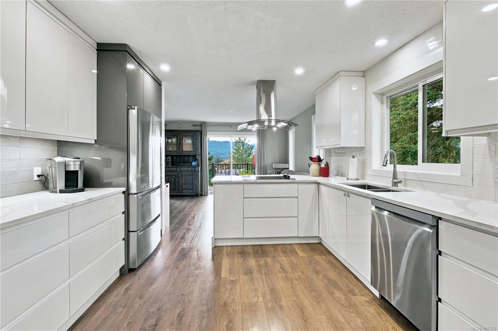 Third View of 530 Summit Dr, Long Lake Heights, Nanaimo, BC, V9T 5J7