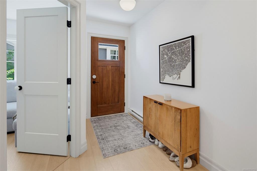 Fourth View of 3092 Washington Ave, Victoria, BC, V9A 0J5