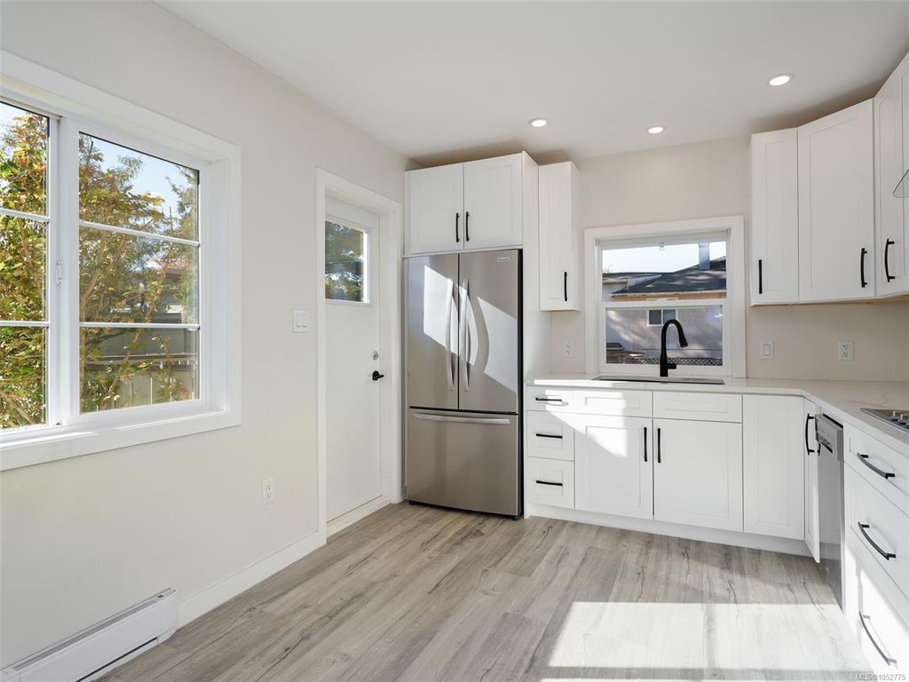 Fifth View of 1451 Lang St, Victoria, BC, V8T 2S6