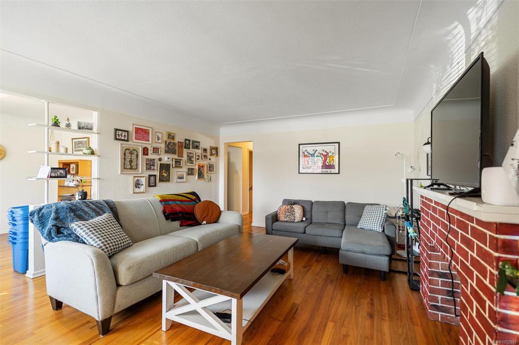 Third View of 546 548 Linden Ave, Victoria, BC, V8V 4G5