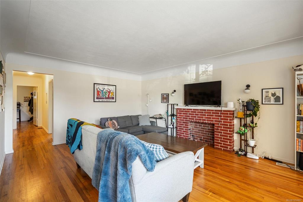 Fifth View of 546 548 Linden Ave, Victoria, BC, V8V 4G5