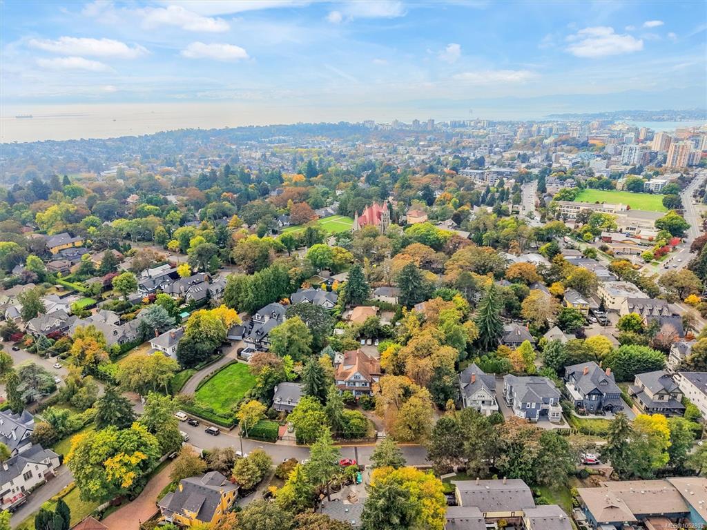 Fifth View of 930 Pemberton Rd, Victoria, BC, V8S 3R4