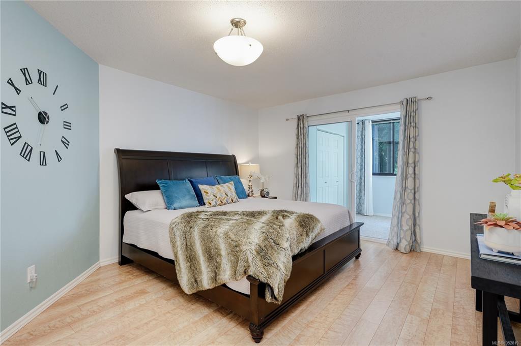 Fourth View of 1120 Fairfield Rd, Lady Jane, Victoria, BC, V8V 3A7