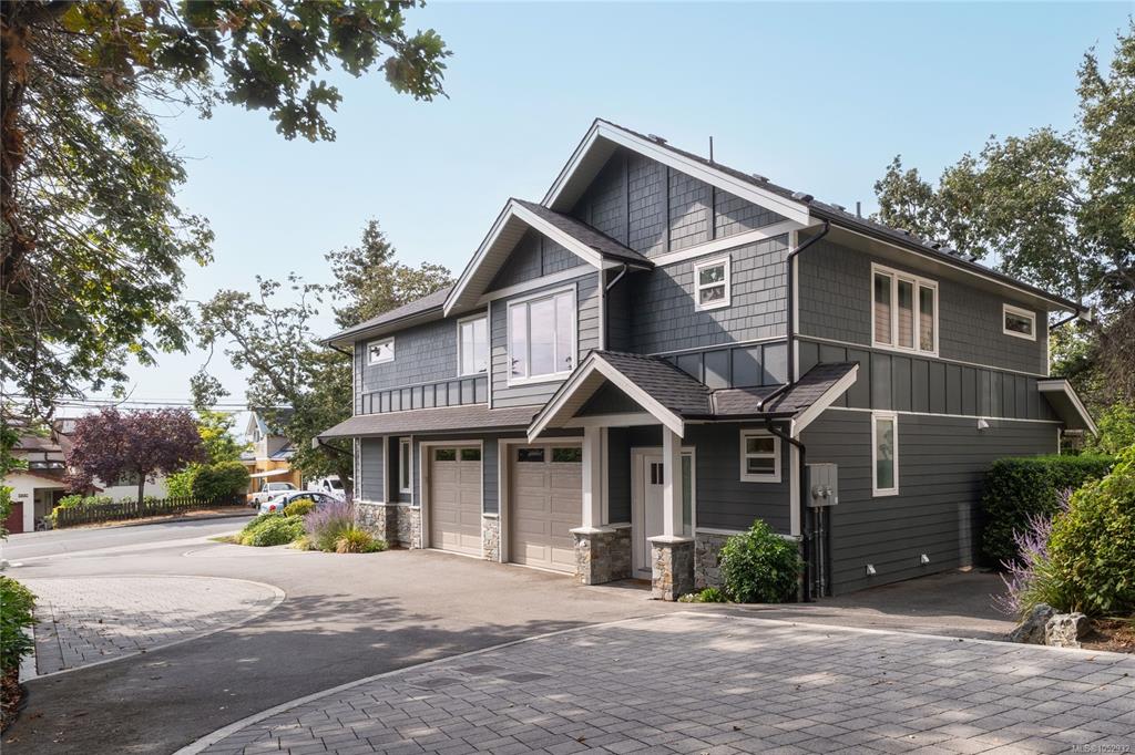 Third View of 3031 Jackson St, Jackson Oaks, Victoria, BC, V8T 3Z7