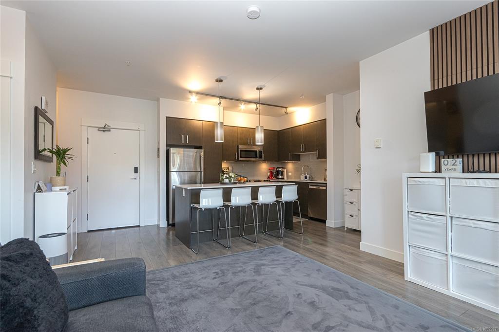 Fifth View of 290 Wilfert Rd, The Coho, View Royal, BC, V9C 0H6