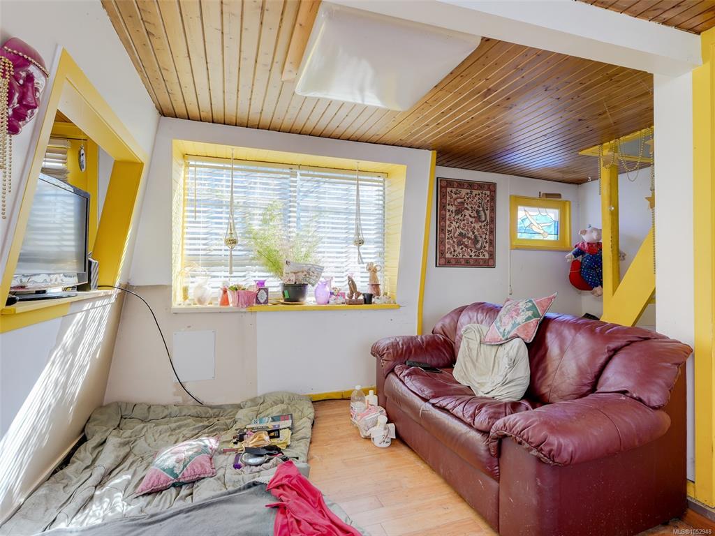 Third View of 1 Dallas Rd, Victoria, BC, V8V 0B2