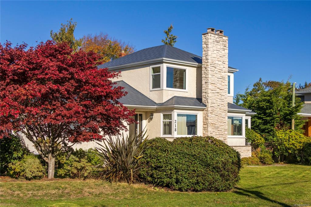 Main View of 218 Beach Dr, Oak Bay, BC, V8S 2M1