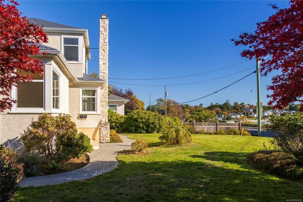 Fourth View of 218 Beach Dr, Oak Bay, BC, V8S 2M1